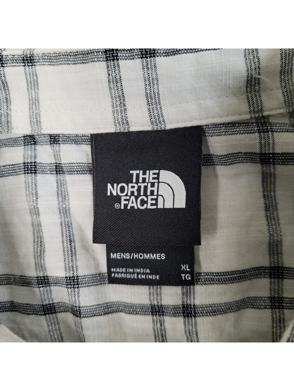 The North Face Mens Size XL White Black Plaid Short Sleeve Button Down Shirt